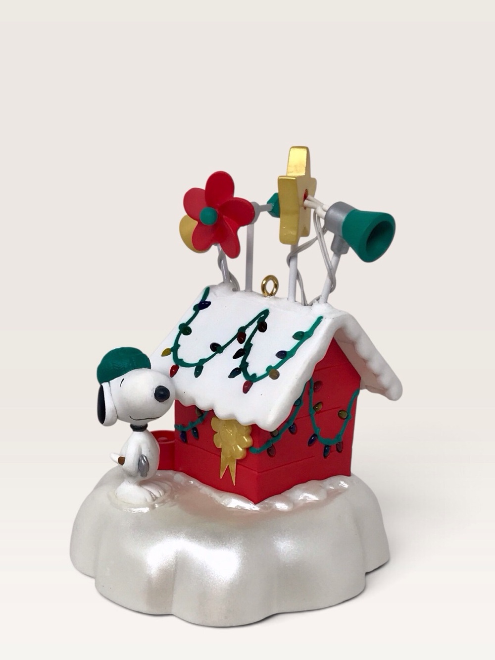 Peanuts Snoopy Christmas Ornament Light & SOUND World Famous Decorator 2003 - Picture 3 of 10